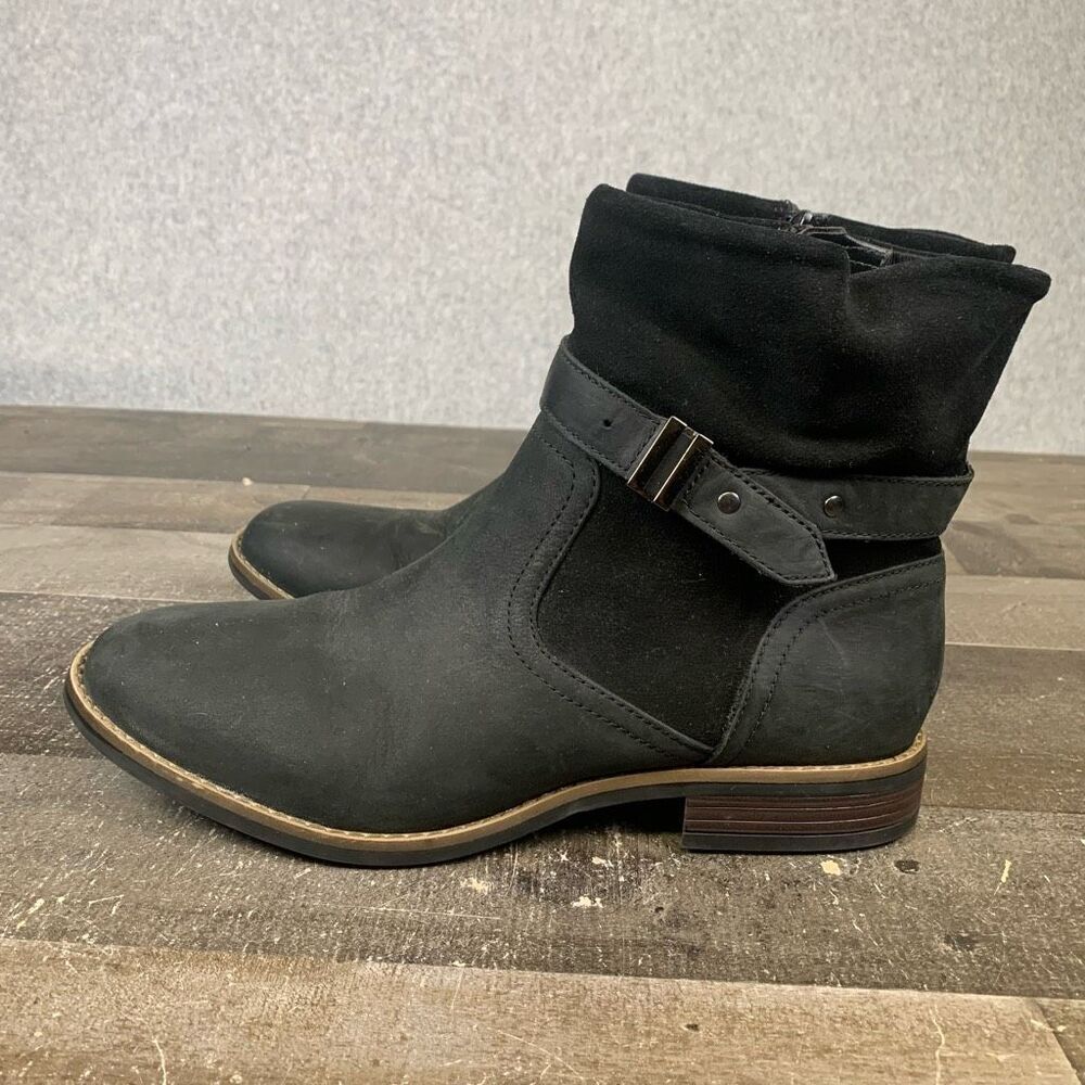 Clark’s Women’s Size 10 Camzin Strap Ankle Boots Black Bootie Suede Zip Up - Picture 3 of 10